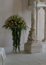 Sfere di fiori per la chiesa - Le Creazioni Artistiche a Pescara