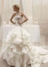 Vestito da sposa a balze e con corpetto gioiello - Collezione Romeo e Giulietta