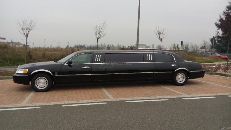 Obertelli - Limousine Town Car per matrimoni