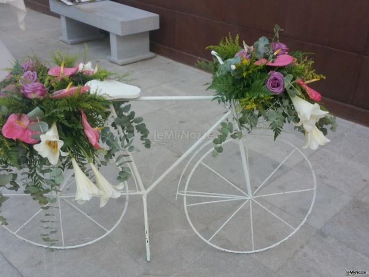Flora Decor - Installazione con bicicletta vintage