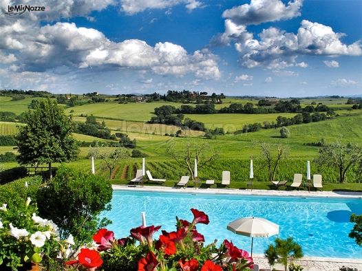 Location con piscina per il matrimonio a Montepulciano