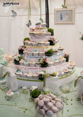 Cupcakes e macarons per il ricevimento di nozze