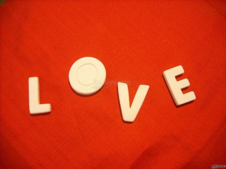 Lettere in ceramica Love