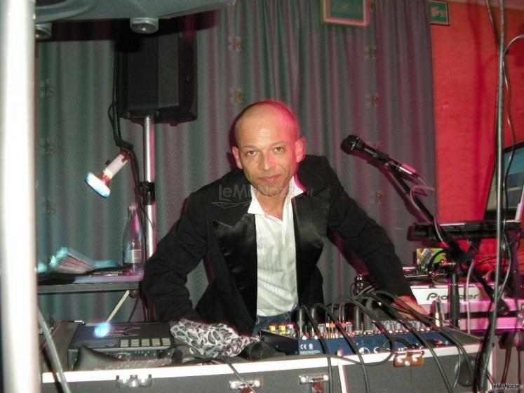 Mr. Diego - Diego Rogna alla console DJ