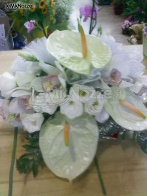 Composizione di anthurium bianco per le nozze