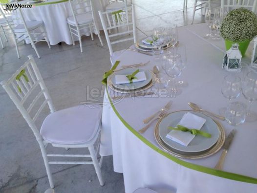 Allestimento di un matrimonio in bianco e verde curato da CG