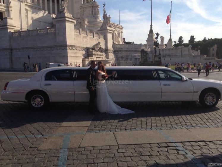 Regina Eventi - L'auto di lusso per gli sposi