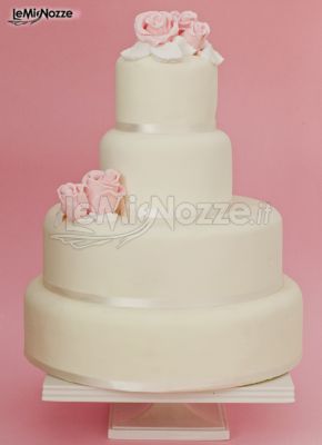 Wedding cake per il ricevimento di matrimonio