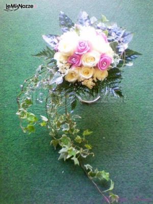 Bouquet sposa con rose bianche e rosa