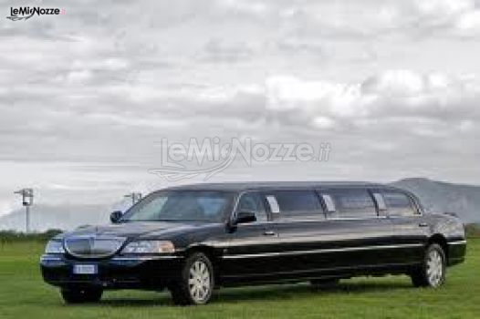 Palermo Tranfer Limousine - Limousine nera