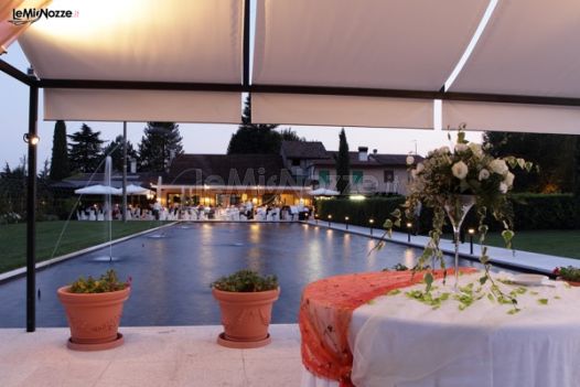 Allestimento del matrimonio a bordo piscina - Ristorante Alla Pergola da Piero