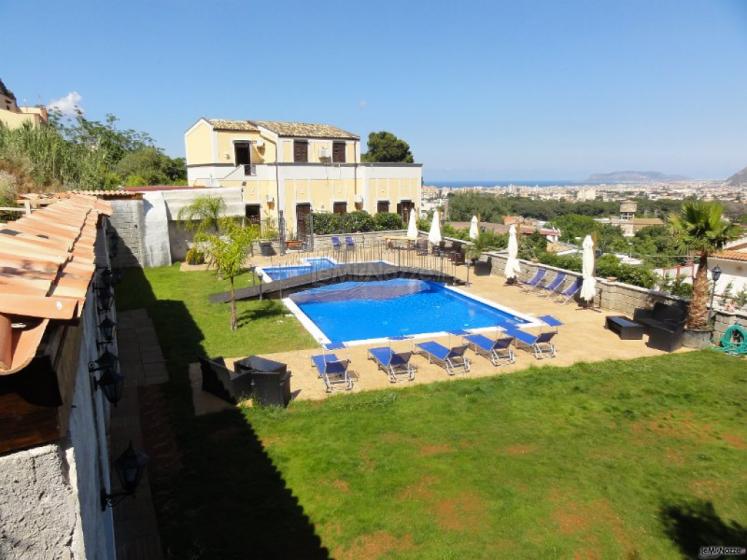 Vista dall'alto di Villa Montereale con la sua splendida piscina