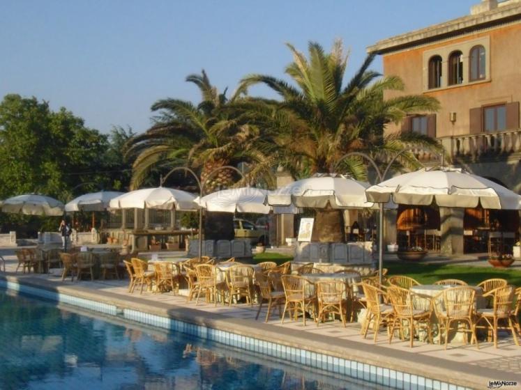 Matrimonio in terrazza a brodo piscina - Villa Monte D'Oro