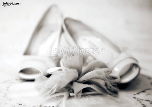Fotografia della scarpe della sposa