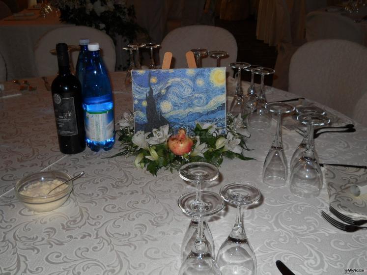 Asso di Fiori - Ristorante, tavolo degli ospiti a tema