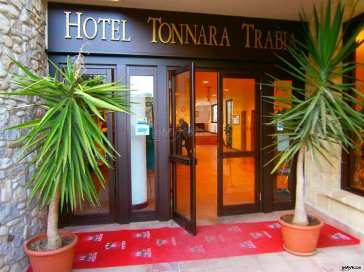 Entrata dell'Hotel Tonnara Trabia vista da fuori