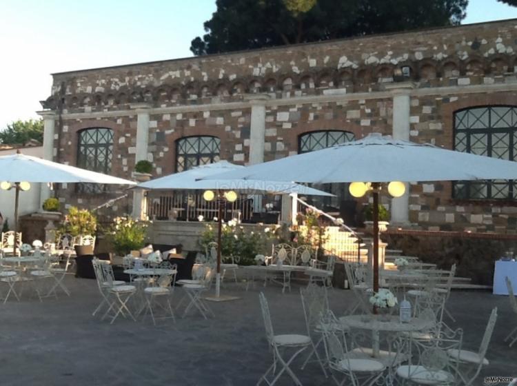 Il parco ideale per ricevimenti di matrimonio presso Nuova Villa dei Cesari