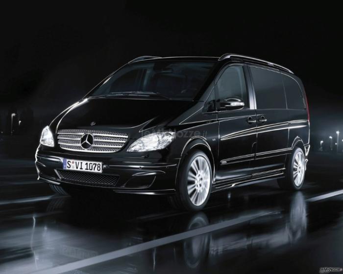 Mercedes Viano (Navetta ospiti) - Executive Limo and Services