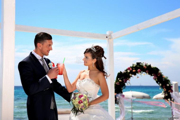 Matrimonio in spiaggia nel Salento - Sposi a Zeus Beach
