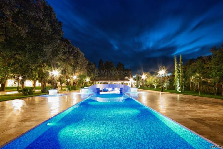 Villa Ciardi - La piscina dell villa illuminata per un ricevimento di matrimonio serale