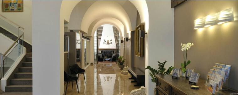 Ambienti moderni e curati, recentemente ristrutturati, dell'Hotel Principe di Villafranca