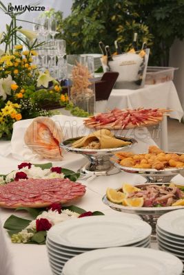Il tavolo degli antipasti al buffet di nozze