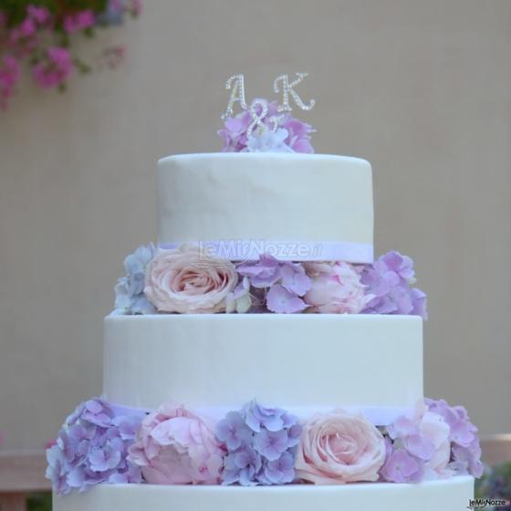 wedding cake con fiori freschi