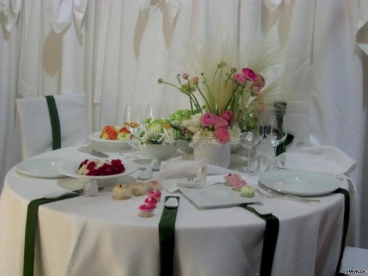 I Luoghi di Pitti - Masseria San Giovanni - Addobbi floreali per i tavoli del matrimonio