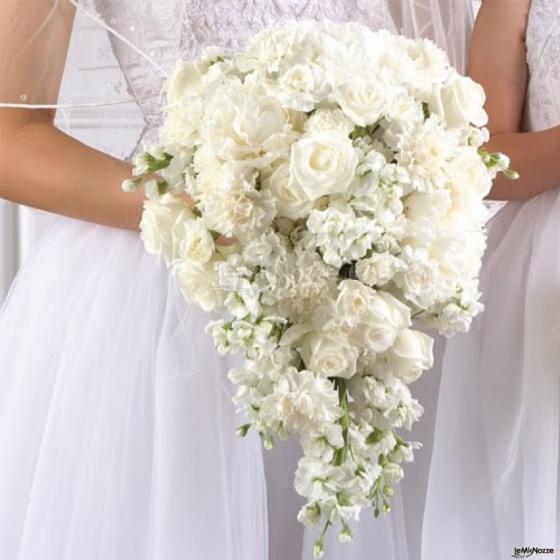 Bouquet sposa bianco a cascata