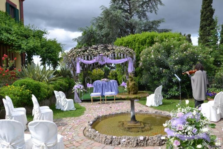 Cerimonia di matrimonio in giardino - La Collinetta