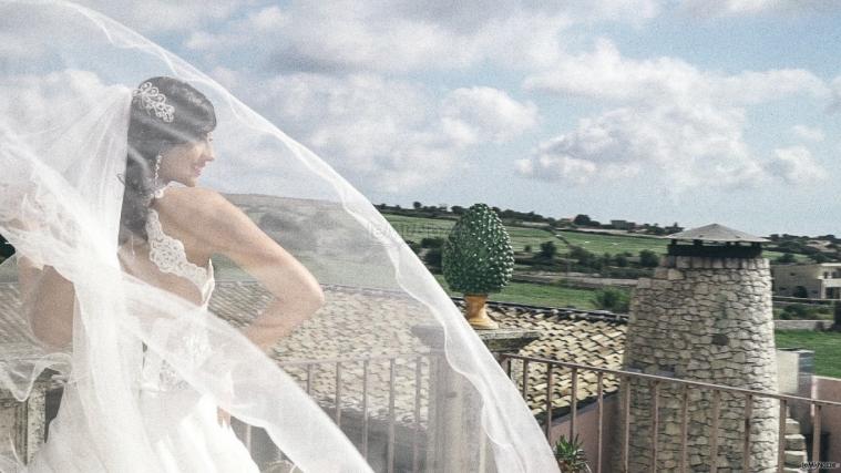Film Vision di Raffaele Chiavola - Foto all'esterno per la sposa