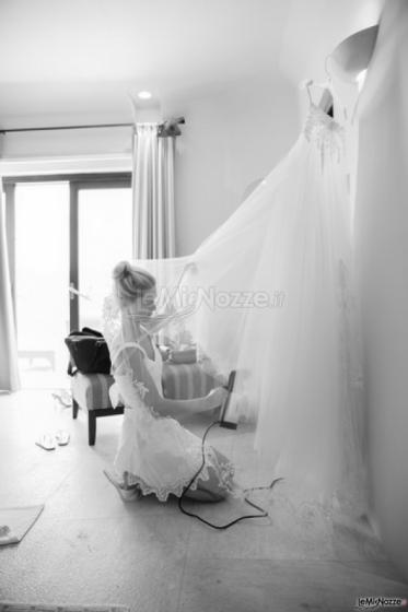 Marco Odorino Photography - La preparazione dell'abito da sposa