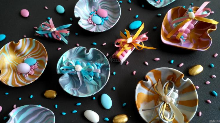 Bomboniere designed astucci di confetti e bonbon coordinati