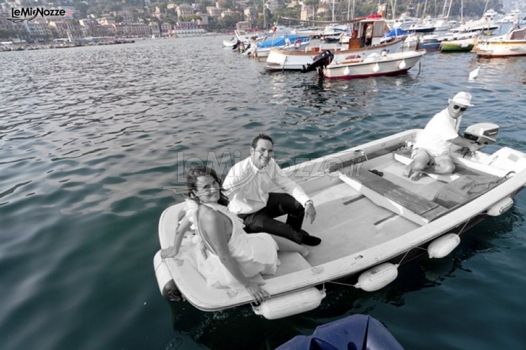 Foto degli sposi sulla barca