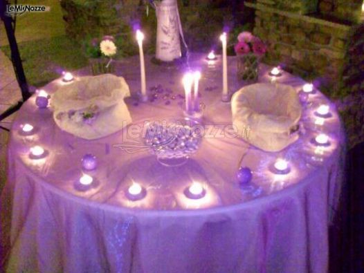 Tavola imbandita color lavanda realizzata da Magic Day Wedding and Events Planner