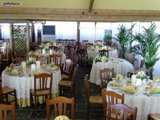 Sala allestita per ricevimento di matrimonio presso l'agriturismo Ai Vecchi Crateri