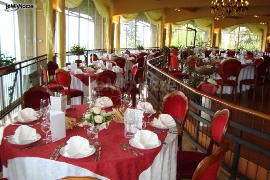 Sala banchetti per il buffet di nozze