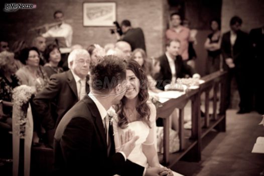 Fotografia degli sposi durante la cerimonia di nozze