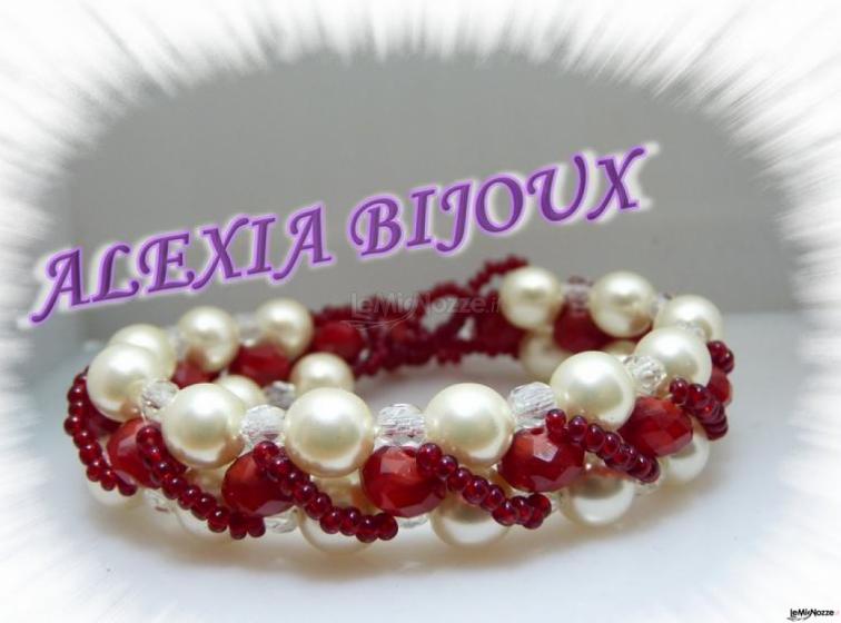 Bracciale importante perle bianche e cristalli rossi, impreziosito da cristalli