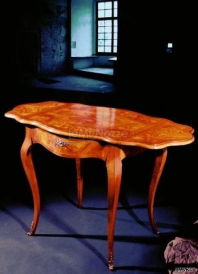 Mobili Intarsiati artistici - Tavolino in stile Luigi XV Modello Napoleone
