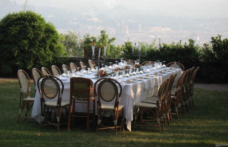 Tavolo imperiale in giardino - Villa Le Rondini a Firenze