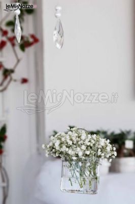 Decorazione con fiorellini bianchi