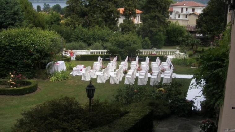 Villa Giani - Allestimento di una cerimonia nel parco