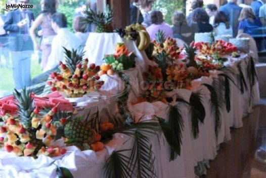 Buffet di frutta per le nozze