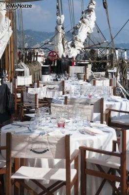 Tavoli per il matrimonio in mare