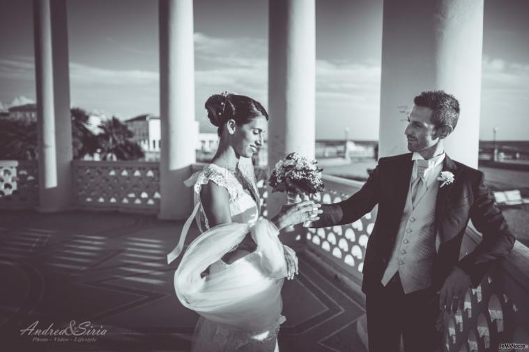 Andrea & Siria - Gli sposi in bianco e nero nella terrazza Mascagni