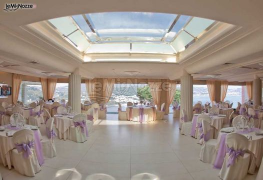 Sala interna per il banchetto di nozze a Napoli