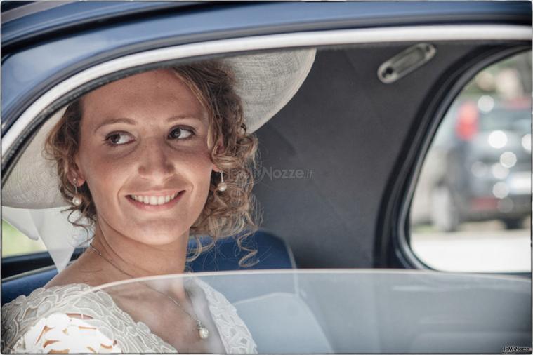 Foto della sposa all'arrivo in chiesa