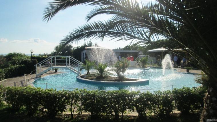 Villa Provvy - Sala ricevimenti con piscina
