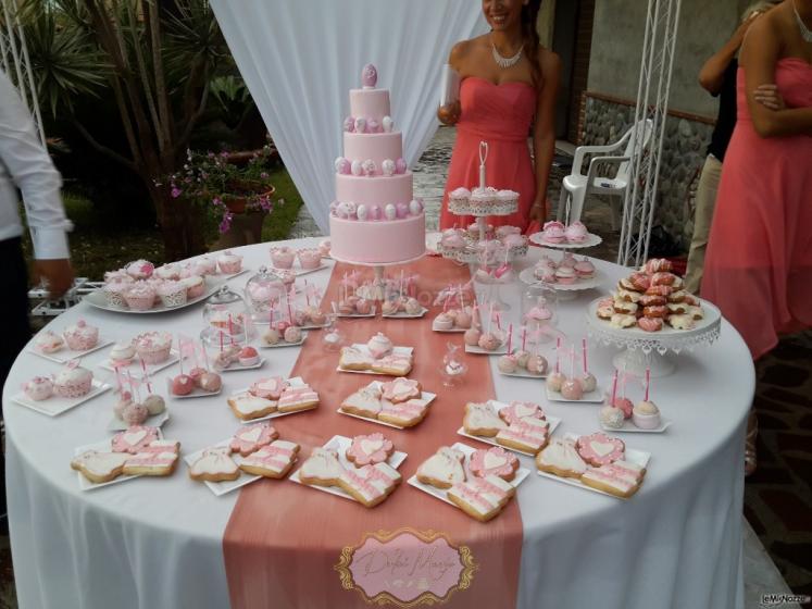 Dolci Manie di Alessia Laganà - Il candy bar piu' amato dalle spose. Caramelle, muffin decorati, torta confettata, biscotti in ghiaccia reale